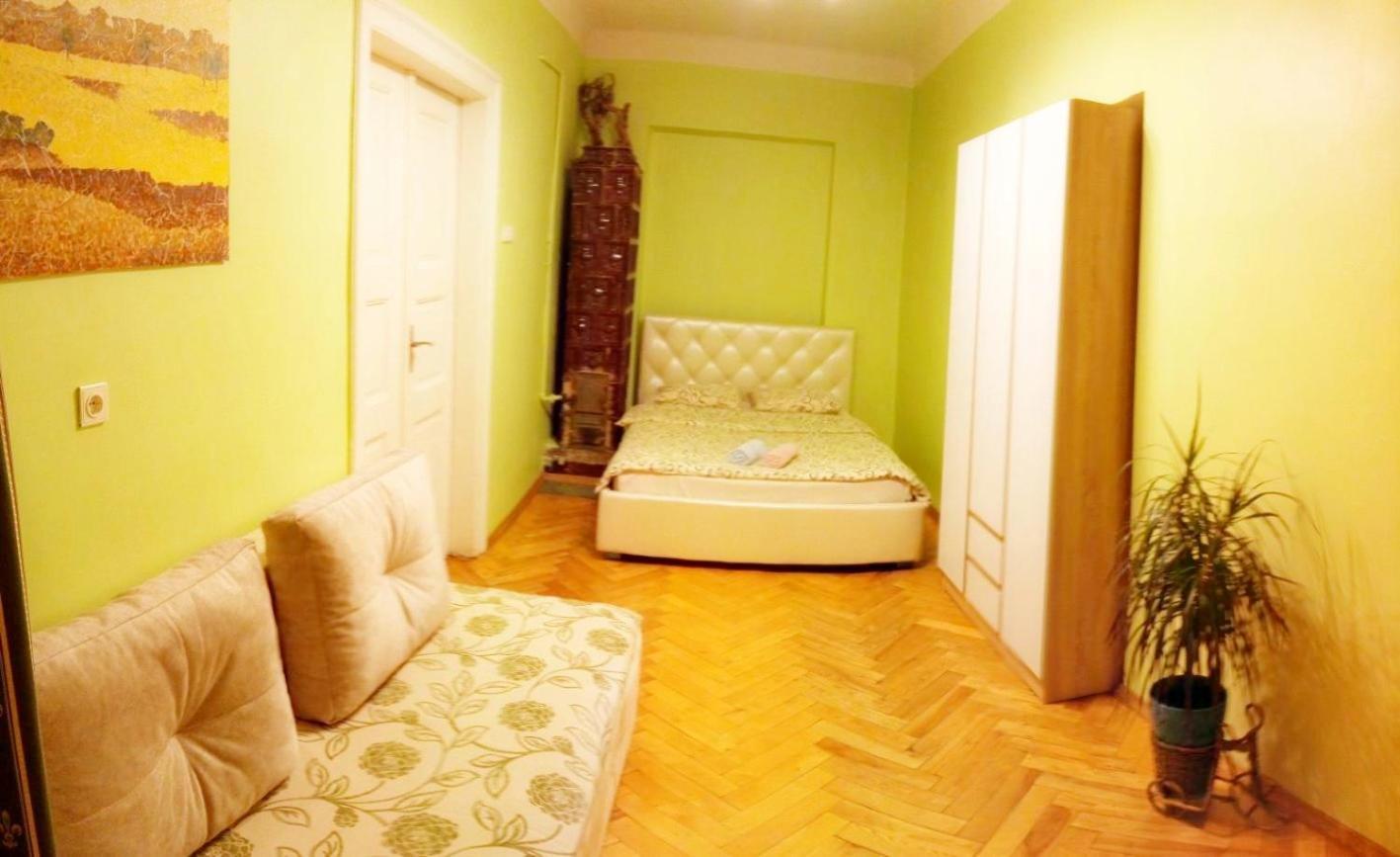 On Katedralna Lviv